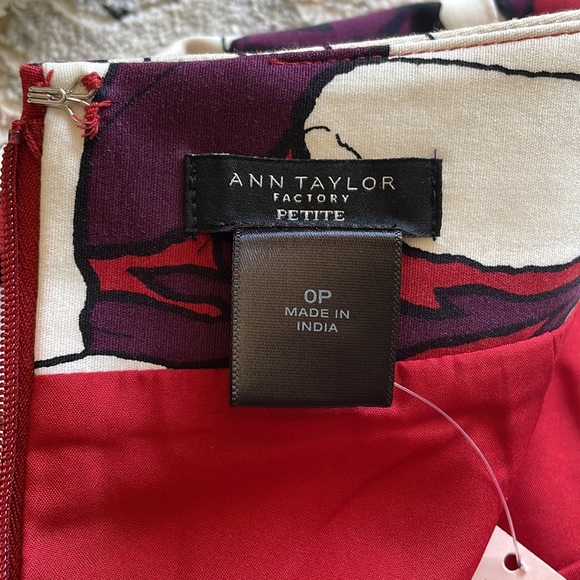 Ann Taylor Floral Skirt - Picture 5 of 7